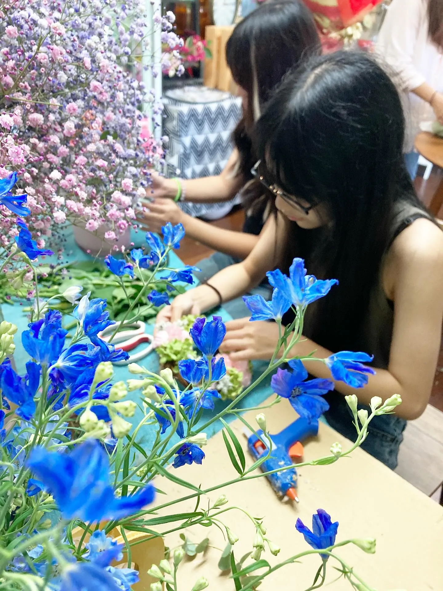 花遊び教室💐キラキラ女子の華やかで、賑やかなお花教室になりま...