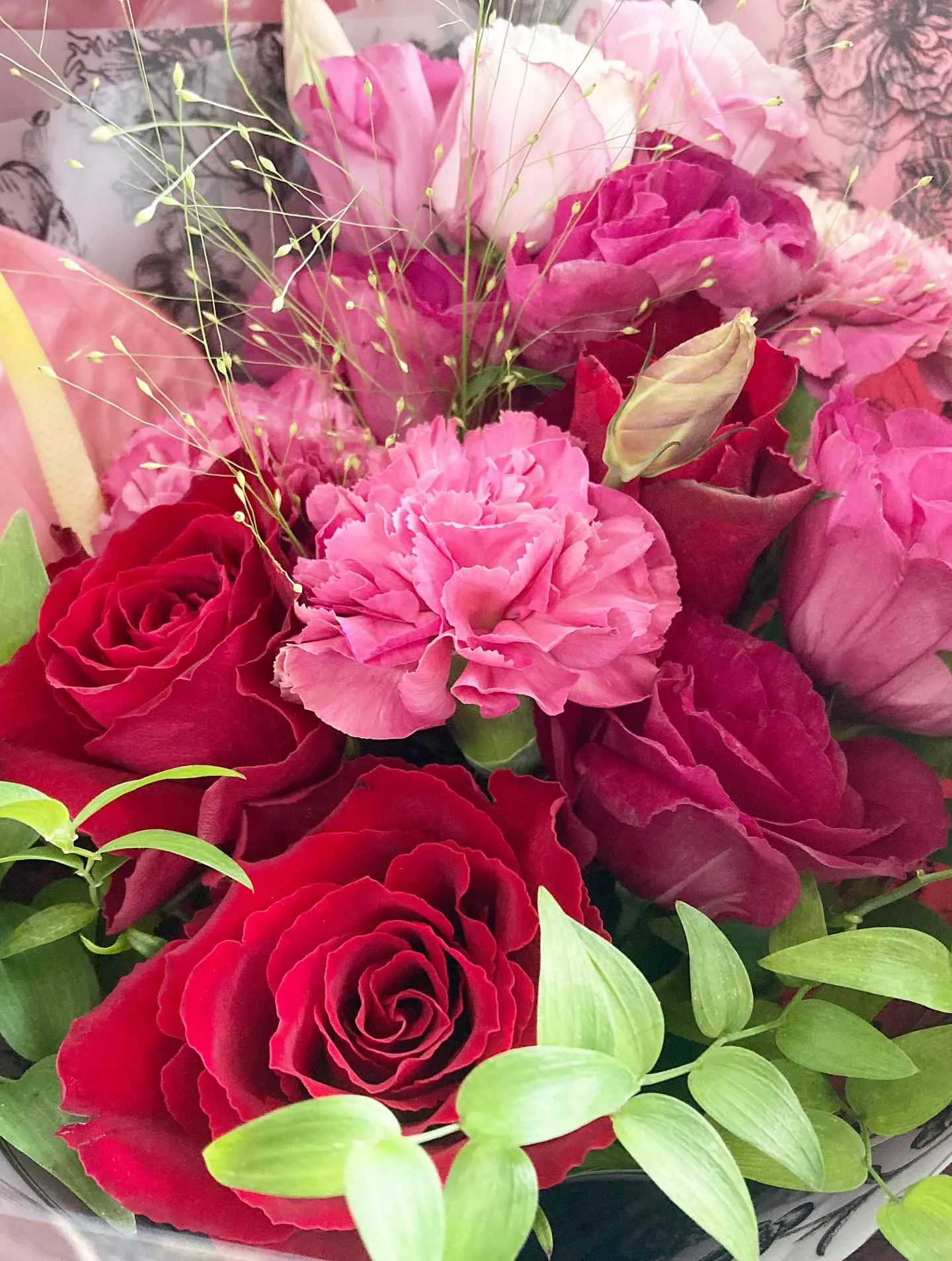 お誕生日の花束💐赤系🎂