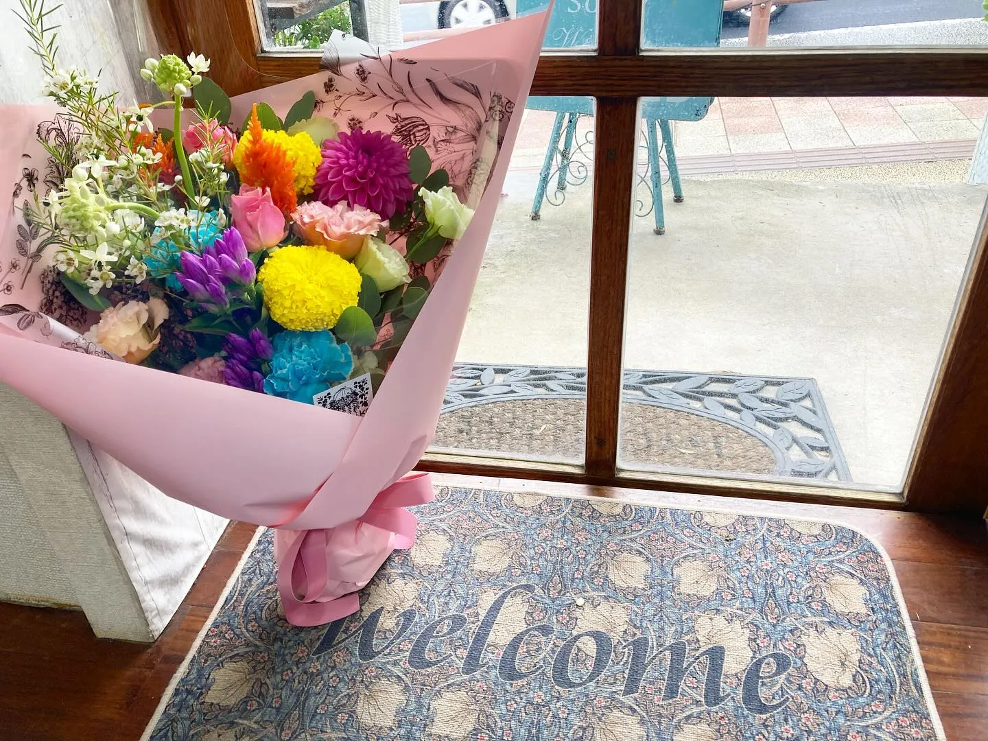 友人へ入籍祝いの花束💐カラフルに❣️